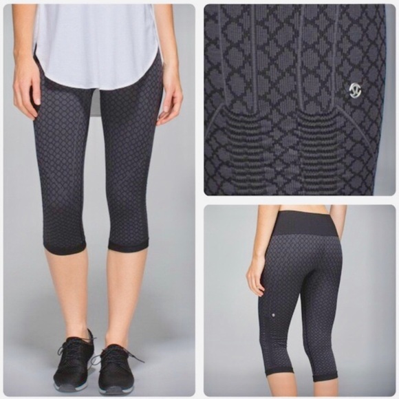 lululemon athletica Pants - Lululemon Athletica In The Flow Crop Pants Seamless Black Geo Soul Print Size 8